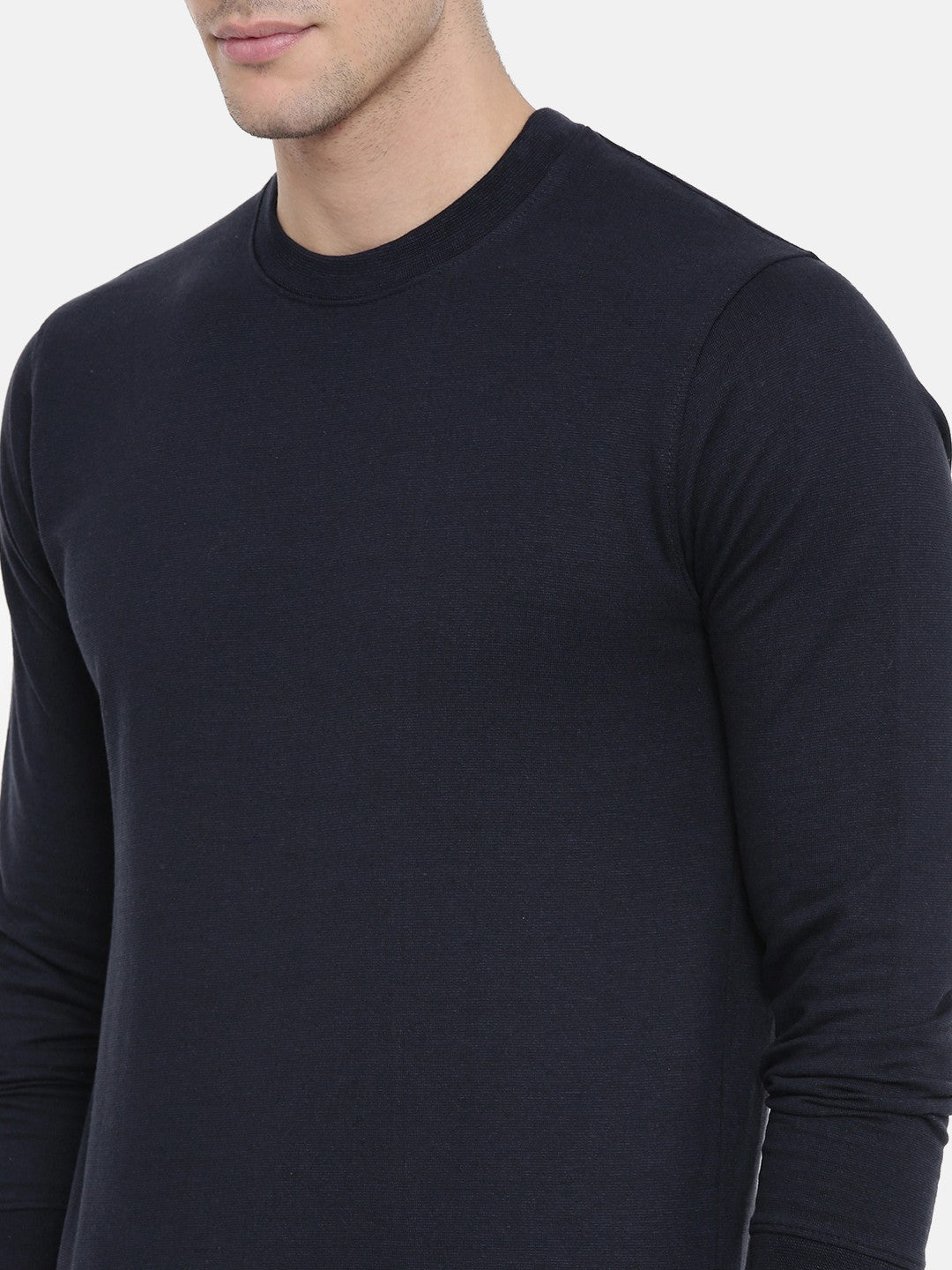 Men Navy Blue Solid Sweatshirt